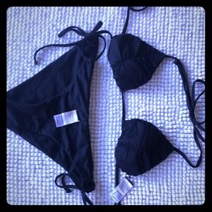 Black L space string bikini